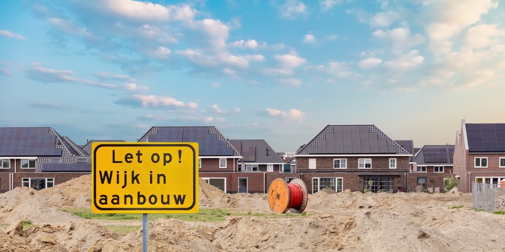 Renovlies voor nieuwbouw in Alphen Aan Den Rijn. Krijg 10% korting op het behangen en sauzen van wanden.